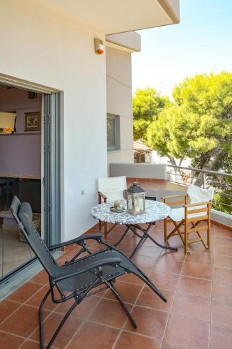 Serenity Villa-2nd Floor-sea View-sandy Beach 250m Away.