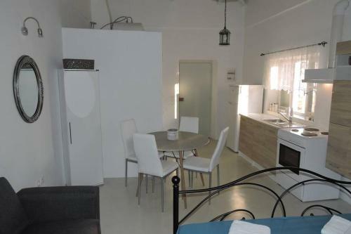 Elena Studio