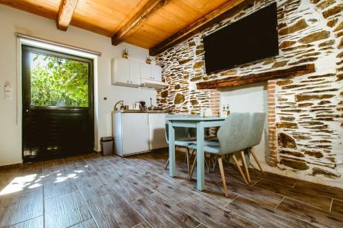 Traditional Apartments Elafos