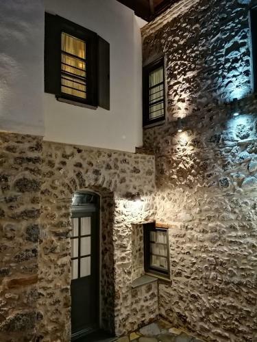 Hostal Riverbed Traditional Guest House