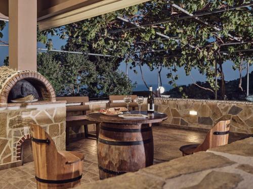 Lithakia Balcony Villa