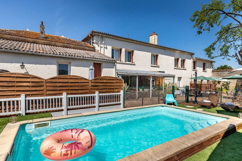 Hotel Les Vieux Acacias