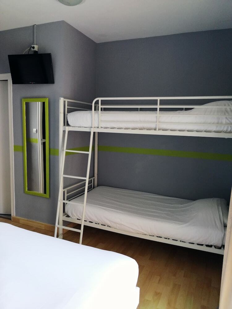 Hotel Les Vieux Acacias