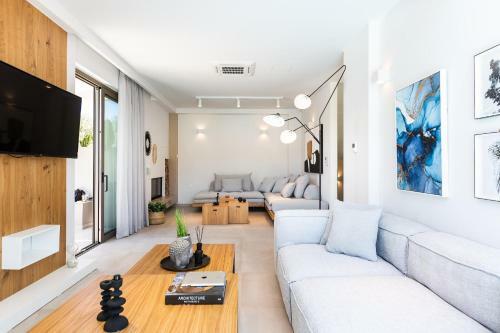 Vasilios Villa, Luxury Escape!