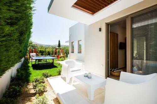 Vasilios Villa, Luxury Escape!