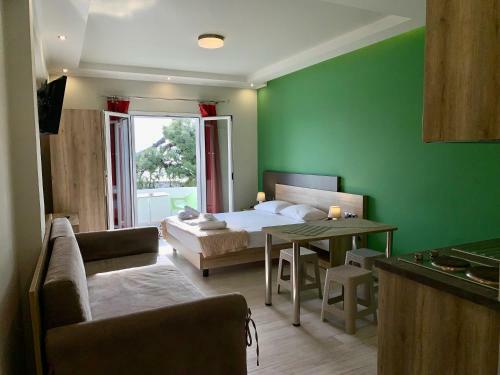 Elia Beach Apartments Vrachos