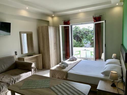 Elia Beach Apartments Vrachos