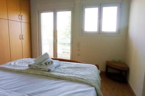 Villa Irene Evia, 4 Bdr, Pool, 500m To Beach