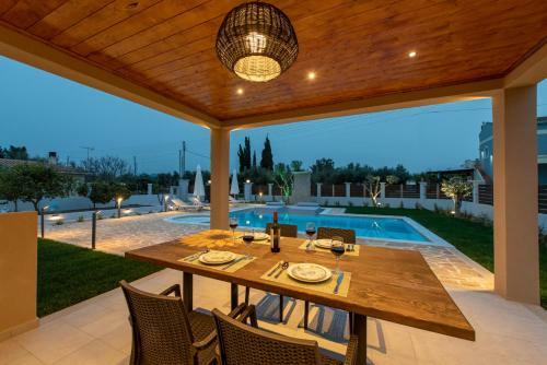 Paris Family Villa!