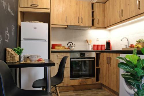 Aelia Apartment