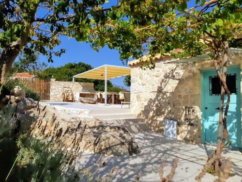 Villa The House. Light & Stone.
