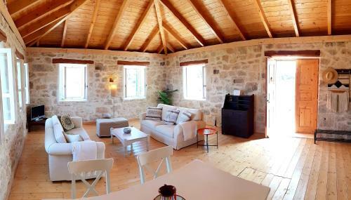 Villa The House. Light & Stone.