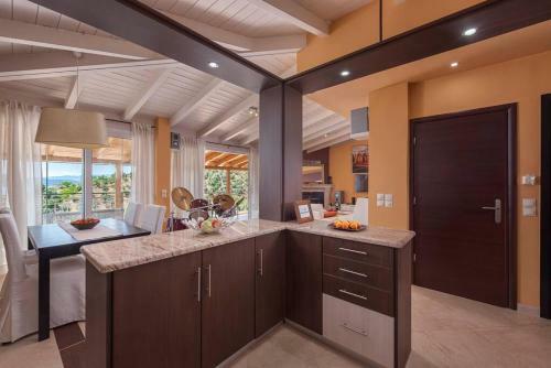 Panoramic View!penthouse 120qm Of Sea & Mountain