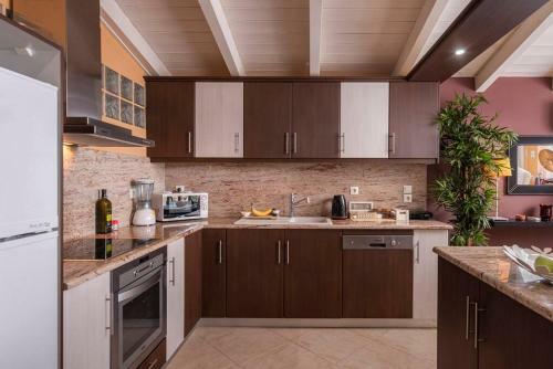 Panoramic View!penthouse 120qm Of Sea & Mountain