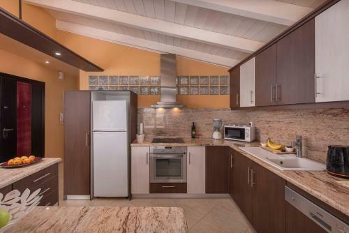 Panoramic View!penthouse 120qm Of Sea & Mountain