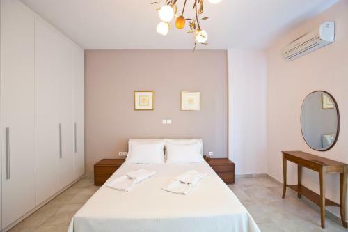 Luxury Villa Loutraki With Private Heated Pool