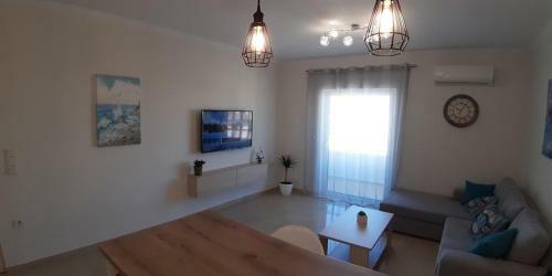 Central Apartment Near The Beach With Huge Private Terrace