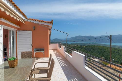 Apartamento Aliki's Top Floor Suite With Shared Infinity Pool!