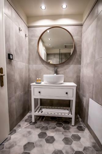Levkosh Apartments At Lefkada's Heart