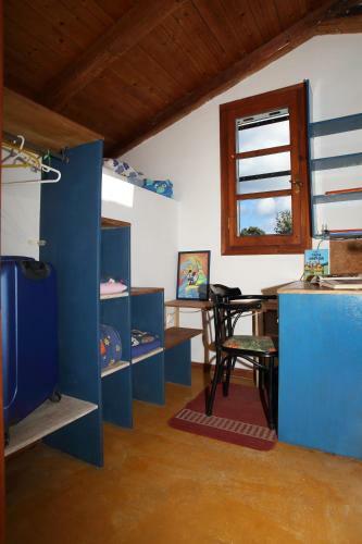 Andraclos House