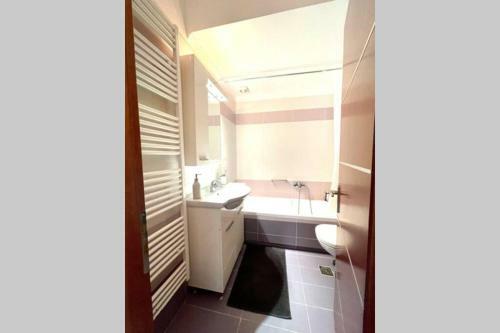 Omikron - Apartment With A Private Garden