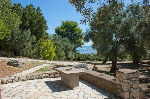 Olive Grove Cottage - Excellent View