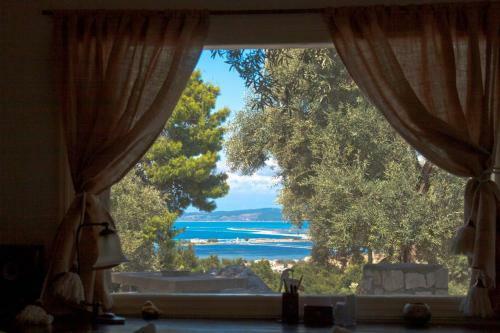Olive Grove Cottage - Excellent View