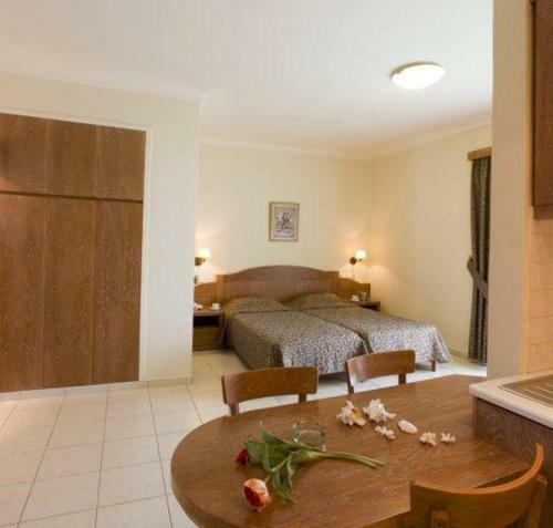 Hotel Mike Studios & Apartments