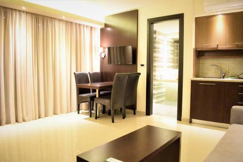 Hotel Mike Studios & Apartments