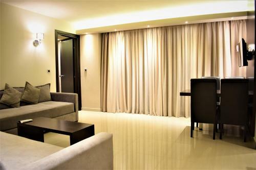 Hotel Mike Studios & Apartments