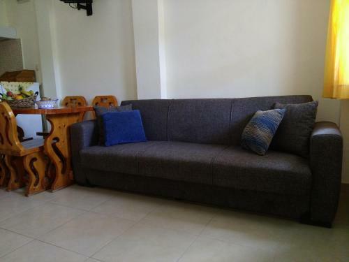 Villa Spaceful Apartment With Veranda N Garden
