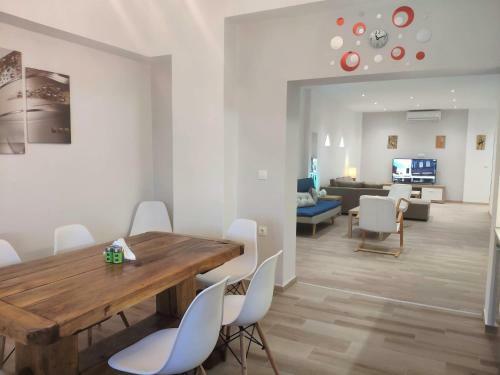 Studio & Apartment By The Beach