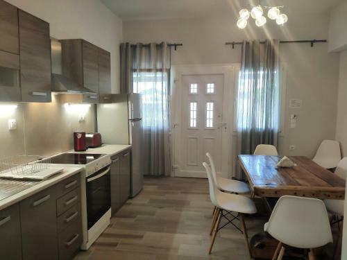 Studio & Apartment By The Beach