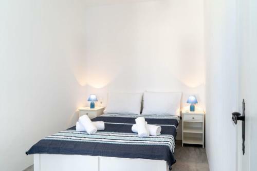 Blue Moon Apartments