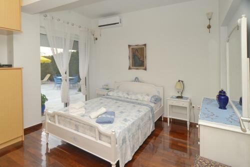 Anemolia Luxurious Villa