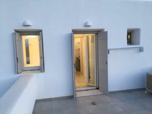 Newly Built Eastern Paros Home With Access To Pool