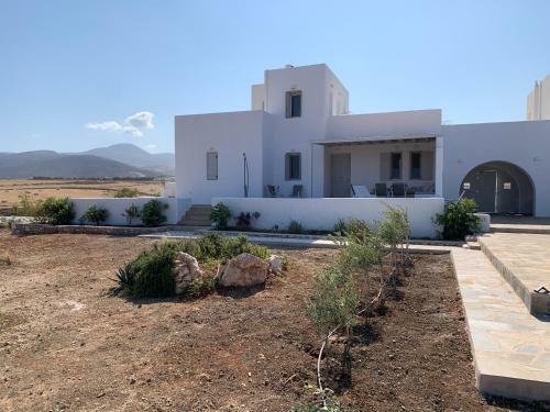 Newly Built Eastern Paros Home With Access To Pool