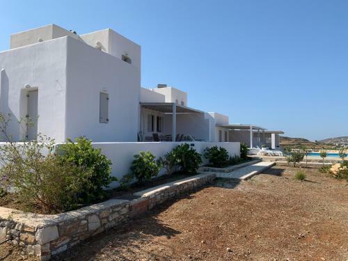 Newly Built Eastern Paros Home With Access To Pool