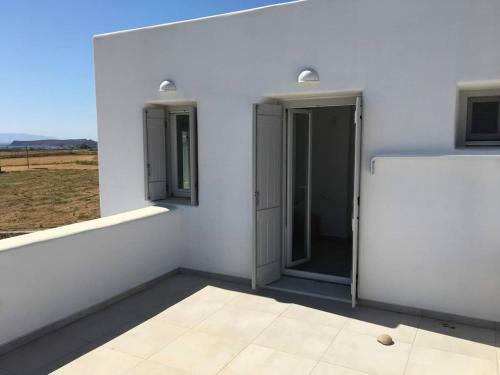 Newly Built Eastern Paros Home With Access To Pool