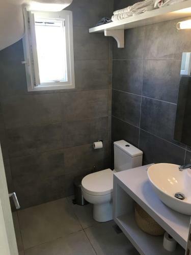 Newly Built Eastern Paros Home With Access To Pool