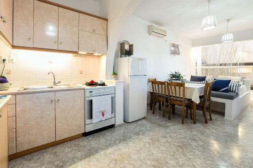 Bilmar Little Palace/ Steps From The Beach