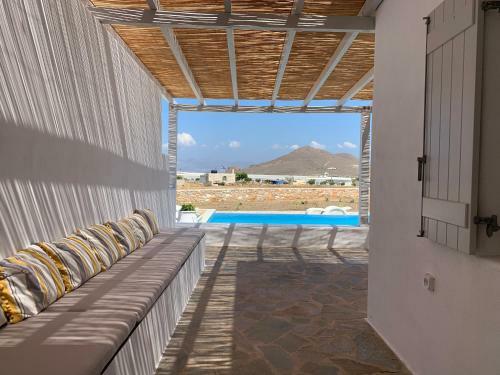 Newly Built Countryside Home With Access To Pool