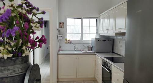 Mi's Cozy Apartment By The Beach
