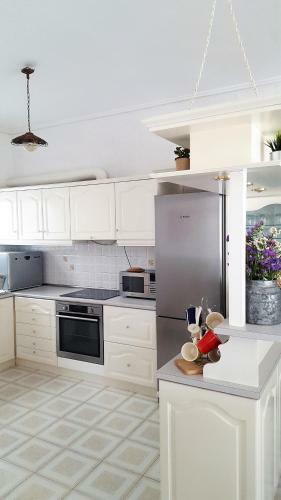 Mi's Cozy Apartment By The Beach