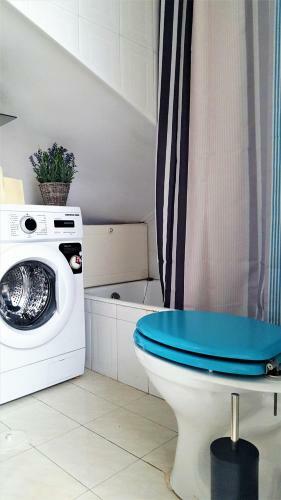 Mi's Cozy Apartment By The Beach