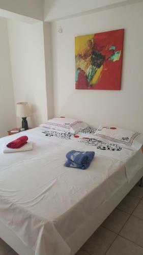 Joan's Airport Apartment