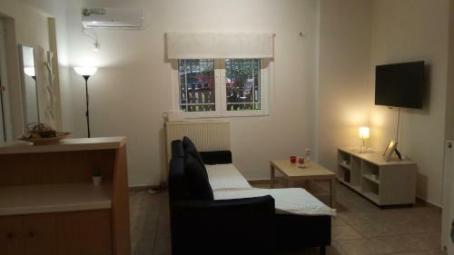 Overnight Athens Airport And Raphina Port Apartment