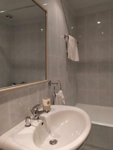 Overnight Athens Airport And Raphina Port Apartment