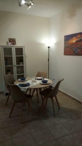 Overnight Athens Airport And Raphina Port Apartment