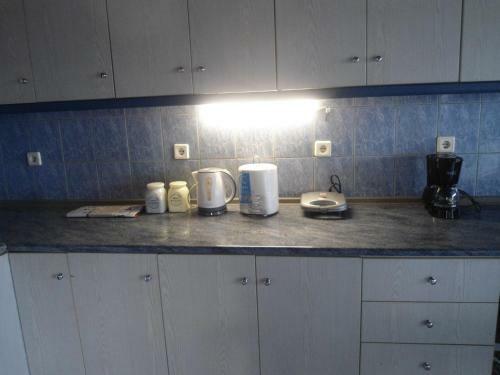 Sunny Apartment 15 Min From Airport And Sea